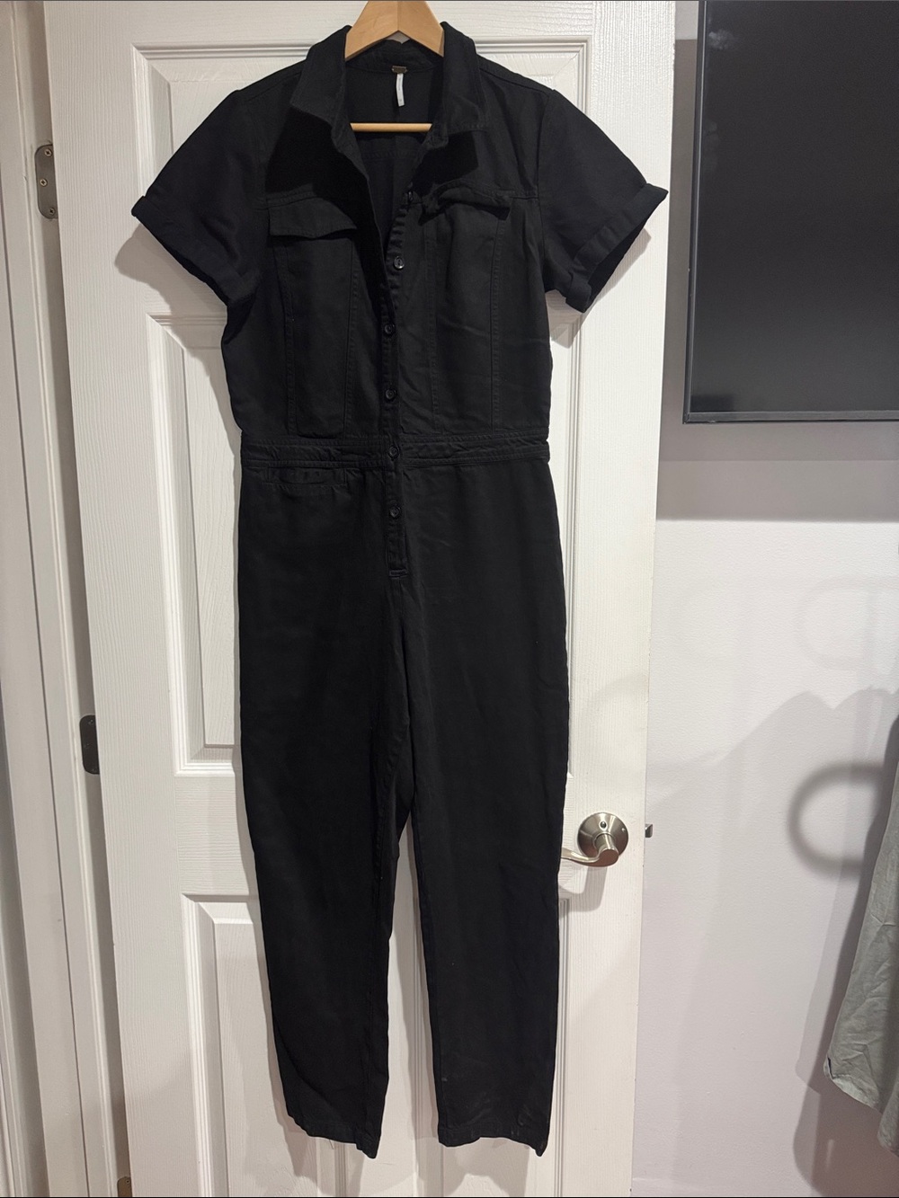 YFB Short-Sleeve Black Utility Jumpsuit with Button Front size m